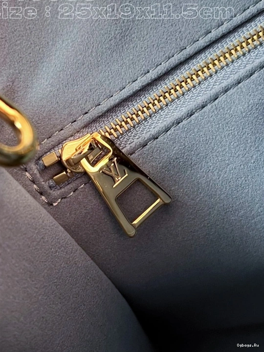 PM-25*19*11.5cm ONTHEGO VUITTON LOUIS 0327